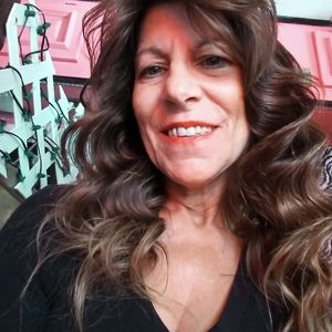 Meet your Posher, Debra